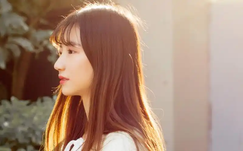 文艺美女逆光治愈系唯美写真