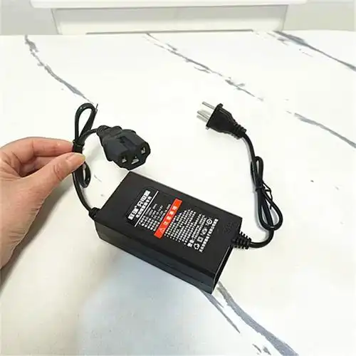 农用电动喷雾器充电器12v8ah通用打药机锂电池12伏专用充电器三插 -