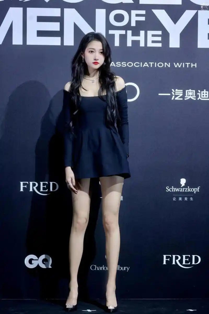 关晓彤大长腿真给力!