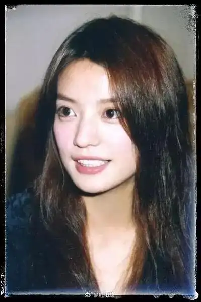 赵薇年轻时与现在的面相(赵薇年轻时的罕见照)(5)