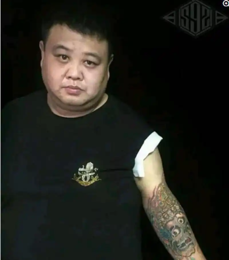 德云社这三人的纹身你见过吗,孙越太吓人老郭晦涩,岳云鹏最社会