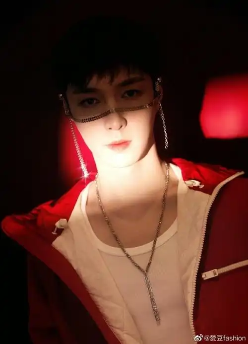 张艺兴工作室公开招聘#张艺兴微博评论区,别让发简历的人,石沉春＃