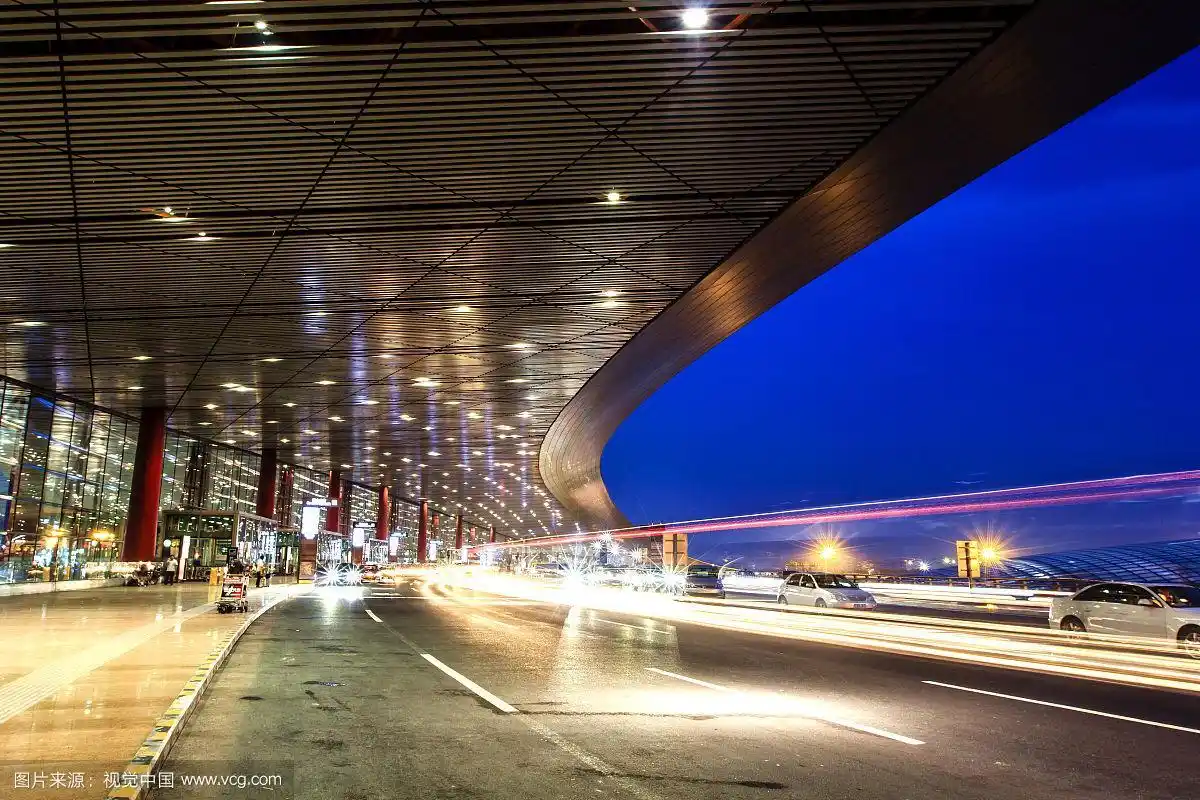 首都国际机场t3航站楼夜景