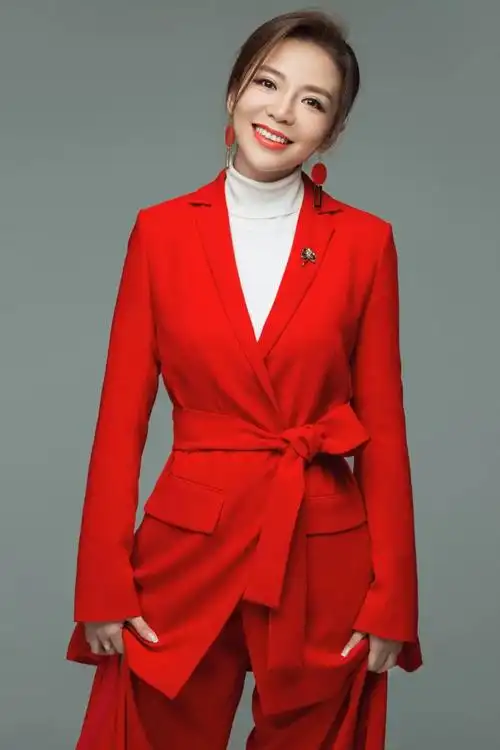 原创专访朱迅我享受静静倾听那些艺术清单下折射出的璀璨人生