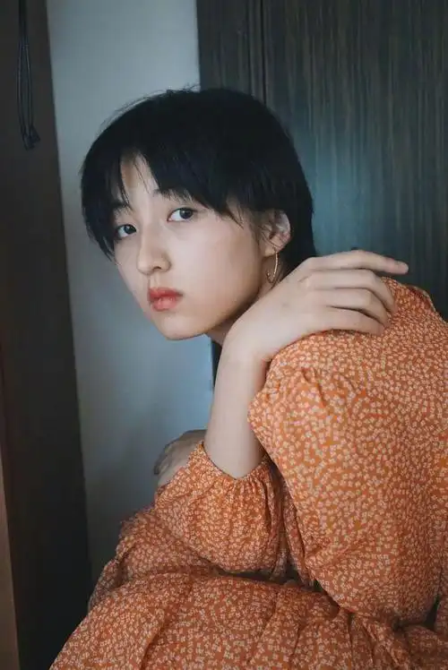 有一种"整容"叫张子枫剪短发,摆脱乖巧学生头,个性到认不出她|发型