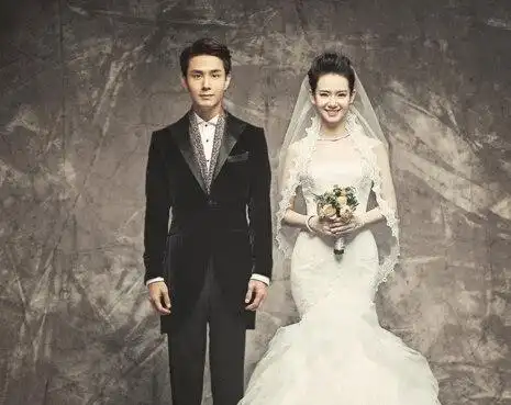 【图】戚薇李承铉婚纱照曝光 两人如何认识引关注