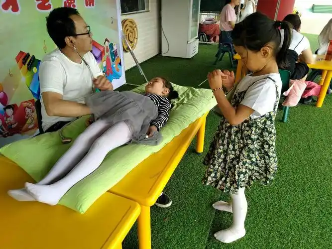 丫丫班_健康体检,快乐成长.