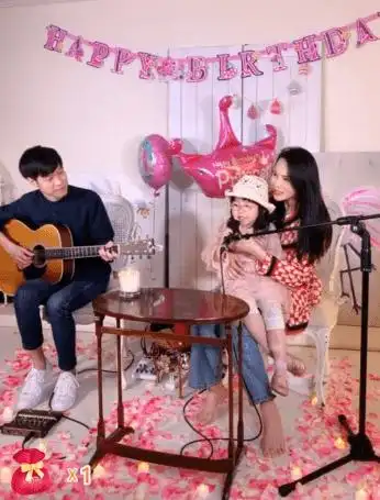 比老公大10岁和18岁儿子像姐弟高龄产女52岁的伊能静活成了真傲娇公主