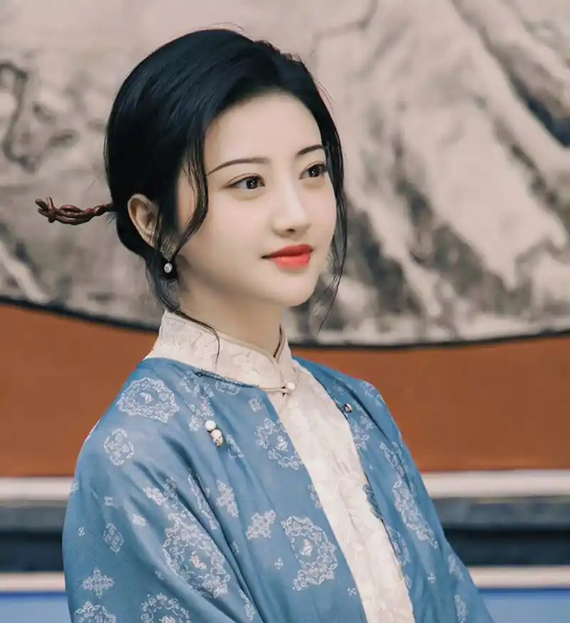 景甜说当年是司藤拯救了她,怪不得到现在她的微博头像还是司藤