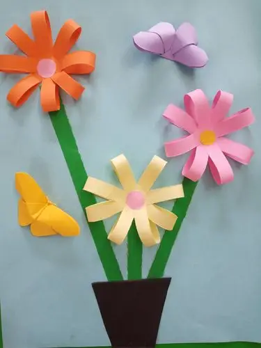 幸福泉幼儿园大班制作——漂亮手工花