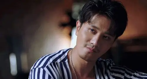 如何评价彭冠英在《阳光之下》里的表演呢?