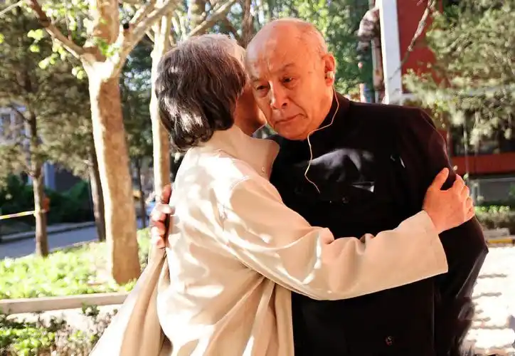 老演员许还山经历苦难笑对人生他有过两次婚姻现在很幸福