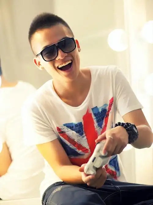 欧豪个人资料:从快男到华语电影奖,欧豪有什么家庭背景吗?