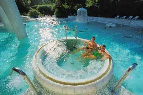 世界各国著名温泉一览组图