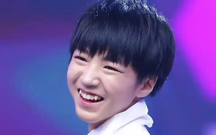 【tfboys王俊凯】 史上最帅叉烧包—笑崩合集?( 6107 .