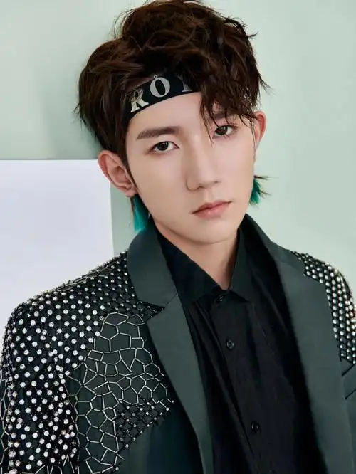 王源tf七周年演唱会