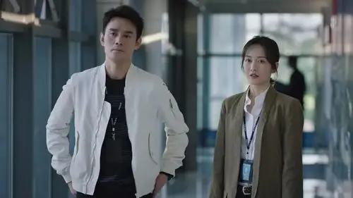 正文  这段时间在追王凯,王鸥主演的电视剧《猎狐》,感觉这部剧的设定