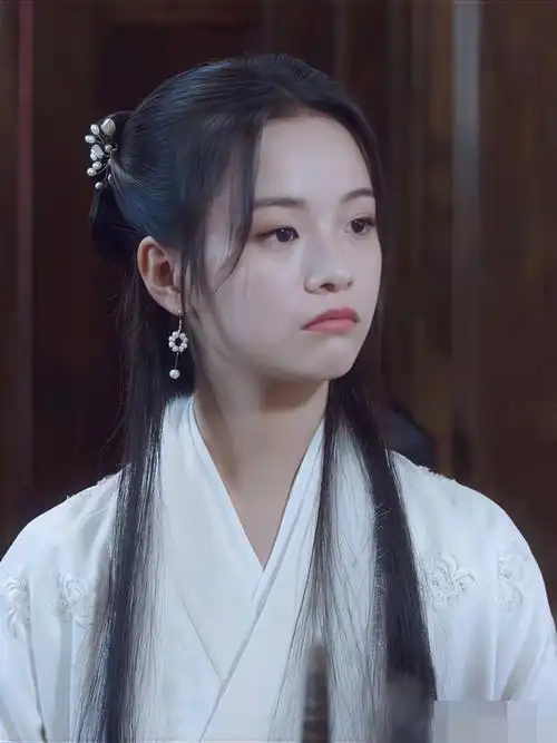 看了李庚希的古装扮相陷入沉思以前范冰冰还会被嘲是丫鬟脸呢