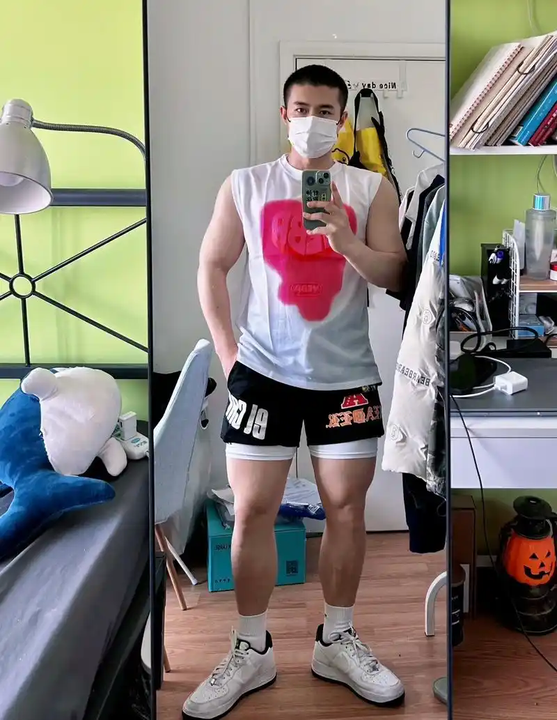 ootd | 170男生健身背心穿搭.170cm | 75k - 抖音