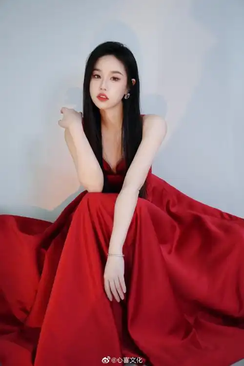 孟慧圆春晚造型