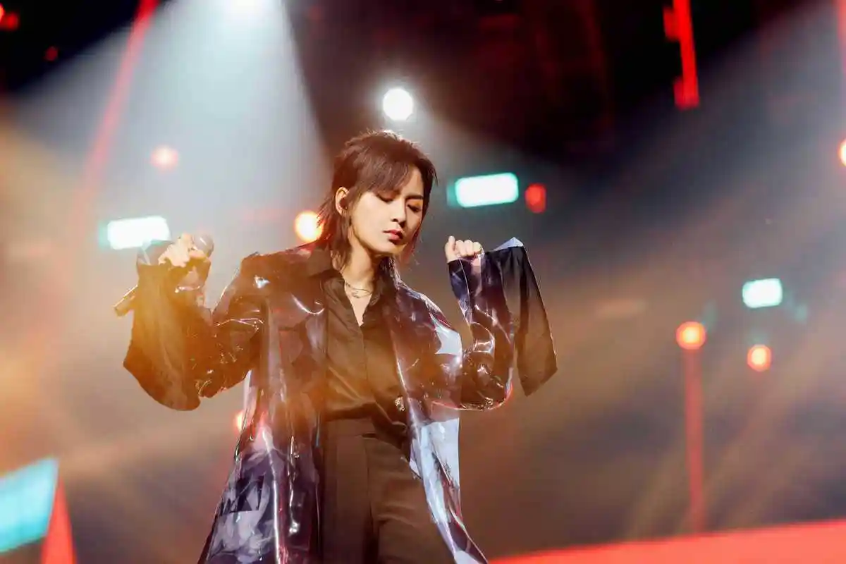 别丧!周笔畅:活着,就要勇敢流浪!