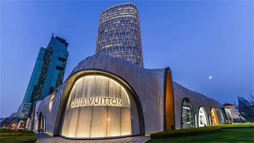 资产7000亿!lv老板成全球第二大富豪,新款设计美出天际,网友爆抢售罄!