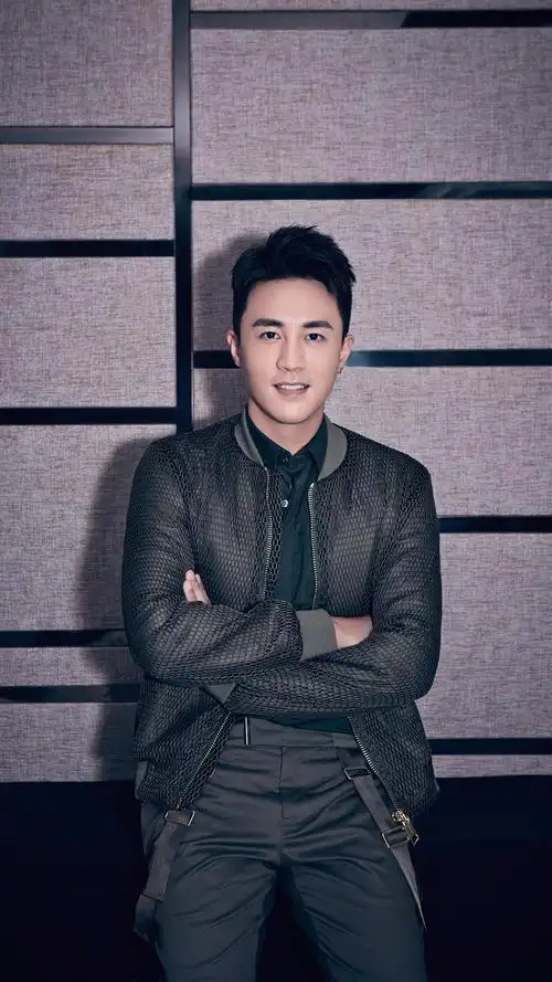 p>杜淳,1981年5月22日生于河北省保定市,中国内地男演员,2003年毕业