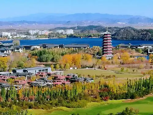 北京怀柔雁栖湖美景——西山步道
