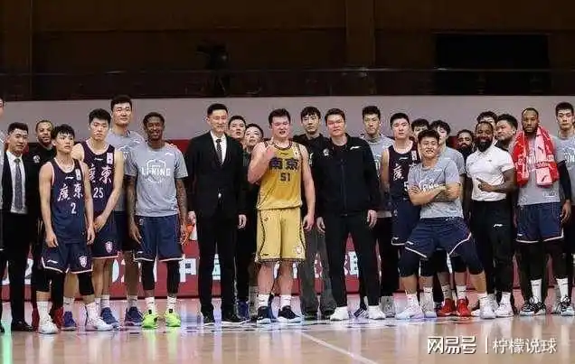 和控球能力来讲,他比曾繁日的状态和可塑性要强很多,而且虽然身高不足