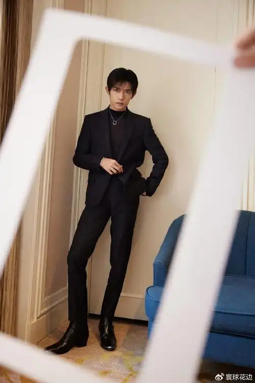 天生「高冷脸」男艺人 #6:易烊千玺