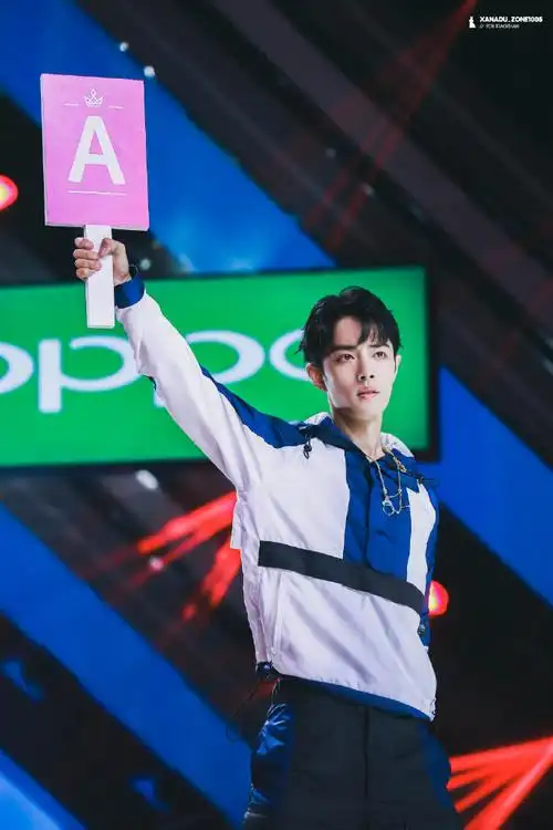 肖战超话#肖战##肖战的那年今日#180603 创造101录制好一个阳光大男孩