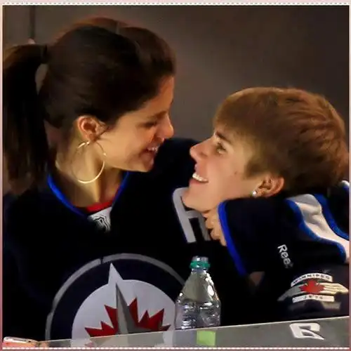 赛琳娜和贾斯汀(谈论和赛琳娜的恋情)_可可情感网