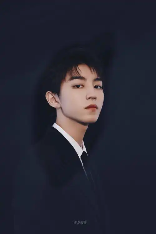 78王俊凯cr港岛夜游