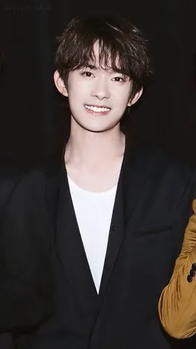 不能就我一个人被易烊千玺可爱到6078四字弟弟可爱向图片收集中