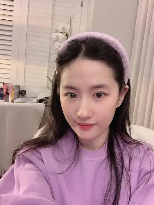 刘亦菲粉嫩自拍照图片11