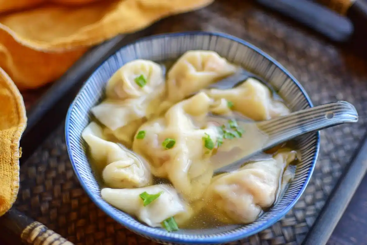 这碗馄饨是孩子从小到大最喜欢吃的,隔三岔五就做一次,汤都不剩
