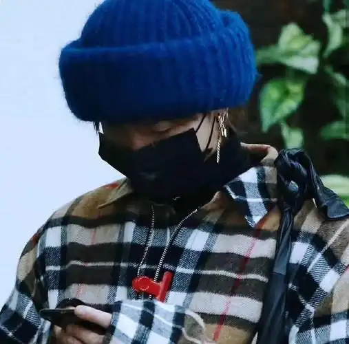 gd 权志龙咱也不知道龙哥只有多喜欢这个帽子