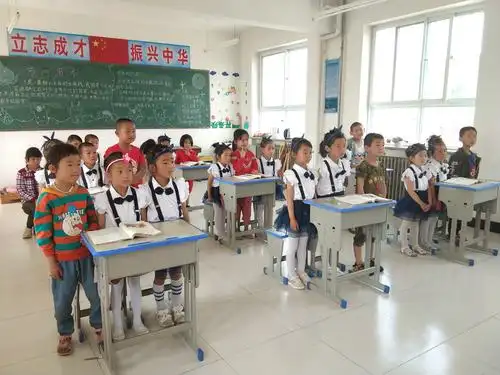 下课啦!起立老师辛苦啦!