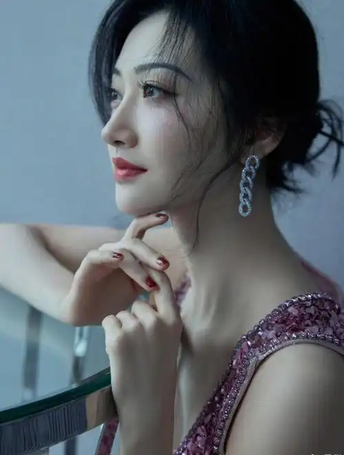 女星景甜端午节依然营业为粉丝送上粽子美好日子接粽而来