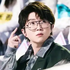 搜索 抖音号:  dyummtum0g64 唯一的喜爱和追随是毛不易.