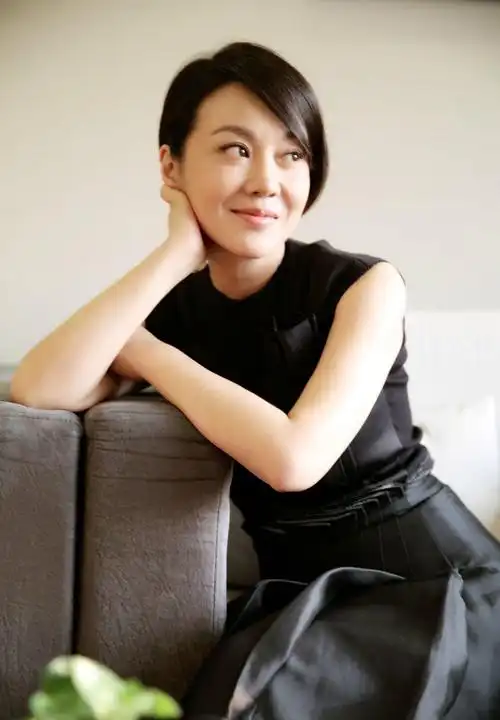 燕妮:离婚后 她挥泪告别公婆 人气爆棚后 依然像亲生