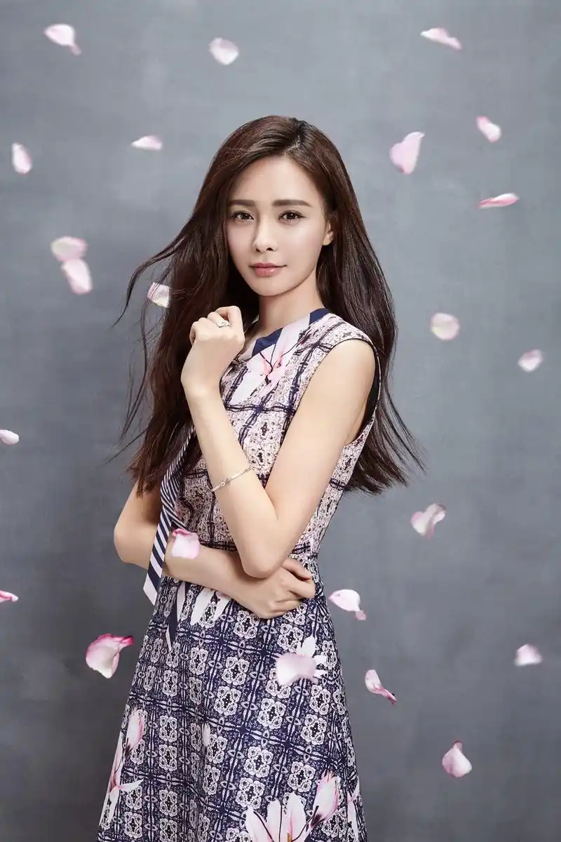 沈梦辰早春大片曝光