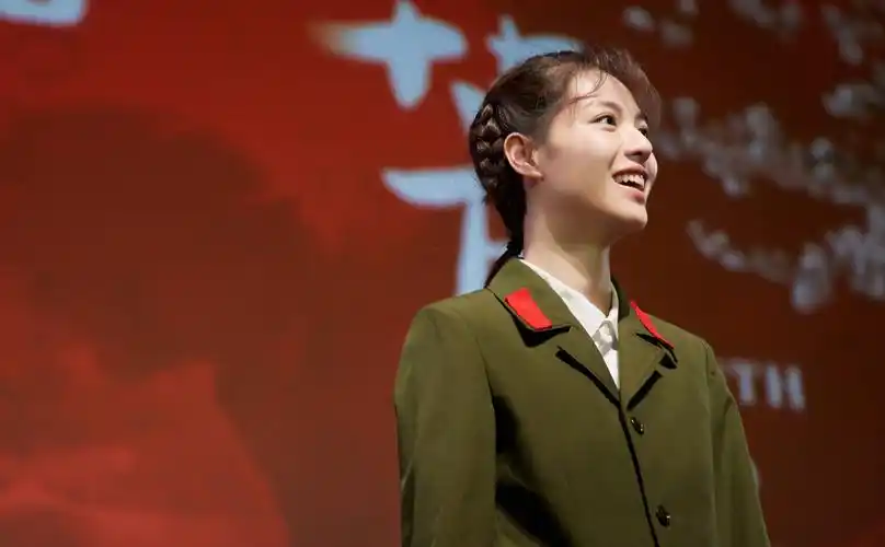 钟楚曦图片钟楚曦芳华首映礼图片