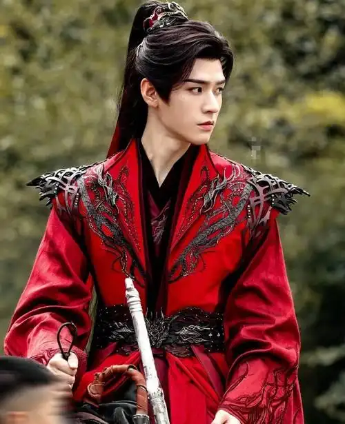 45岁严屹宽一出场,才知道什么叫古装建模脸