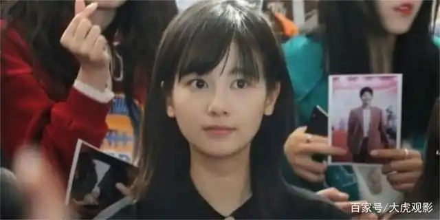 火速登上微博头条,许多网友说没想到胡先煦这么适合女装,也太漂亮了吧