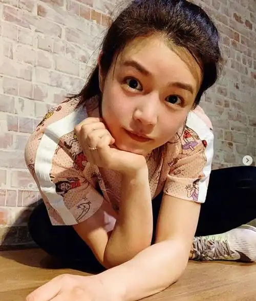 38岁陈妍希晒怼脸拍素颜超耐打可可爱爱少女感