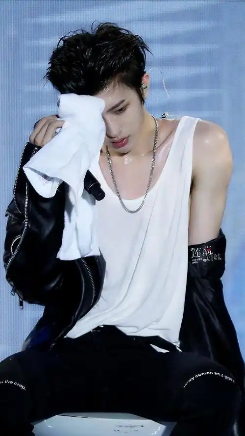 肌肉线条狠狠爱住    #蔡徐坤#ride or die至死不渝-蔡徐坤