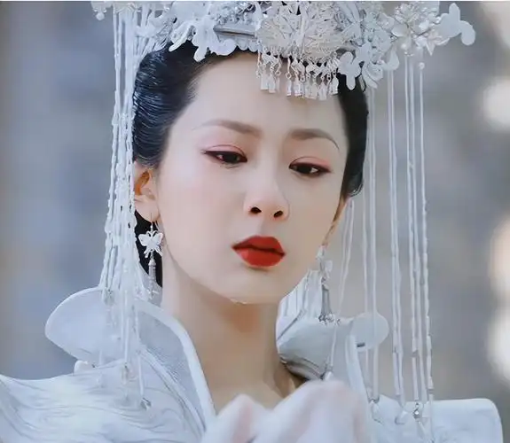 吃完"小雪"红利的杨紫,来看看她现在怎么样