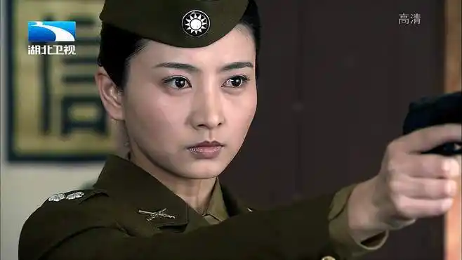 黎明前的抉择:鱼刺解救老三,发起冲突-影视综视频-搜狐视频