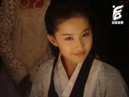 刘亦菲有男装出演的电视剧是哪一部?